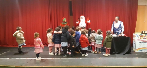 Babbo Natale alle Scuole Pie.Spettacolo e Magia per i nostri alunni della Scuola dell'Infanzia e Prima Primaria