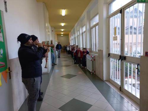 Al suono delle zampogne tutti i bambini del paese accorrevano felici.Stamattina alle scuole Pie Napoletane si annuncia l'arrivo del Natale