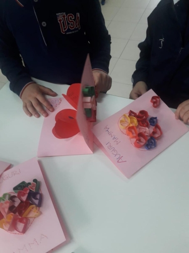 Un filo che ci tiene uniti per sempre - Prima Primaria