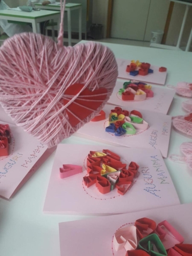 Un filo che ci tiene uniti per sempre - Prima Primaria