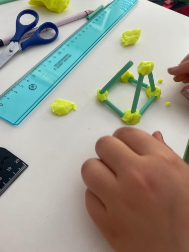 Imparare la geometria giocando - Quinta primaria
