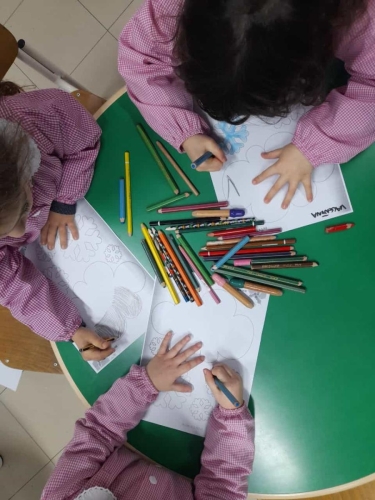 I fanciulli dell'infanzia: Laboratorio di creatività 