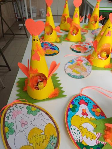 Buona Pasqua con gallina e pulcino - scuola primaria