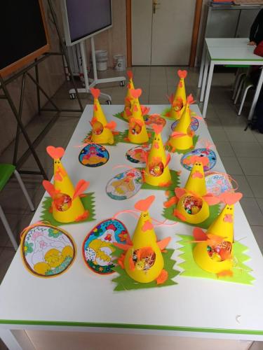 Buona Pasqua con gallina e pulcino - scuola primaria