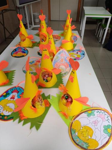 Buona Pasqua con gallina e pulcino - scuola primaria