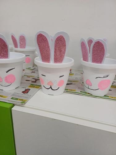 Buona Pasqua con il vaso coniglietto - Prima Primaria