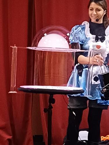 Spettacolo alle Scuola Pie Napoletane: la "magia" delle bolle