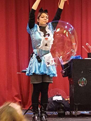 Spettacolo alle Scuola Pie Napoletane: la "magia" delle bolle