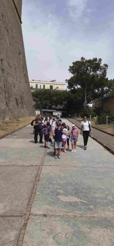 Campo Estivo Scuole Pie Napoletane "Una giornata all'insegna della cultura e del divertimento"Certosa e Museo San MartinoIl Catello Sant'ElmoVilla Floridiana