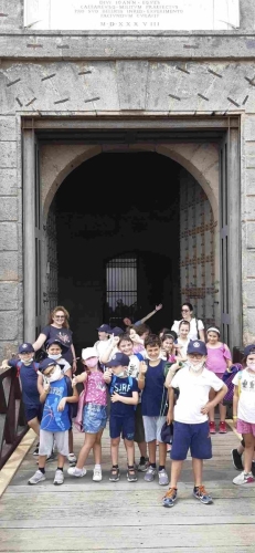 Campo Estivo Scuole Pie Napoletane "Una giornata all'insegna della cultura e del divertimento"Certosa e Museo San MartinoIl Catello Sant'ElmoVilla Floridiana