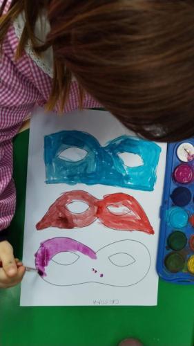 I piccoli della scuola dell'infanzia: creatività - ci prepariamo a vivere il carnevale 