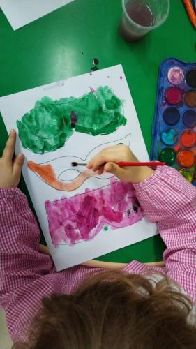 I piccoli della scuola dell'infanzia: creatività - ci prepariamo a vivere il carnevale 