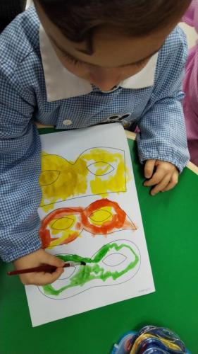 I piccoli della scuola dell'infanzia: creatività - ci prepariamo a vivere il carnevale 