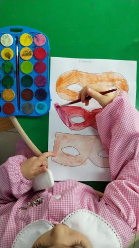 I piccoli della scuola dell'infanzia: creatività - ci prepariamo a vivere il carnevale 