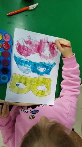 I piccoli della scuola dell'infanzia: creatività - ci prepariamo a vivere il carnevale 